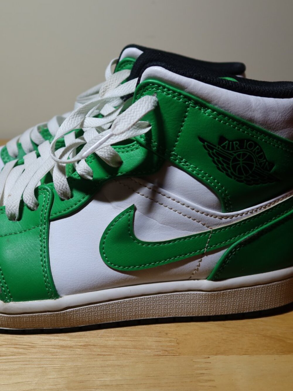NIKE Men's Jordan 1 Mid Lucky Green Size 10 Good Condition
